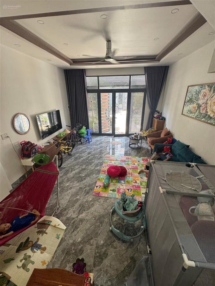 Chủ bán nhà 4 tầng khu acc quân đội vĩnh hoà cách biển 300 m ngang 5 m dài 12 giá 7 tỷ 9