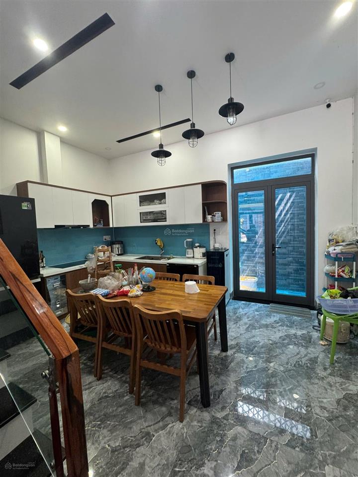 Chủ bán nhà 4 tầng khu acc quân đội vĩnh hoà cách biển 300 m ngang 5 m dài 12 giá 7 tỷ 9