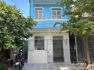 Bán nhà mặt tiền bùi huy bích khu đông mương hòn xện ngang 4,8 m 2 tầng 3 phòng ngủ gần biển