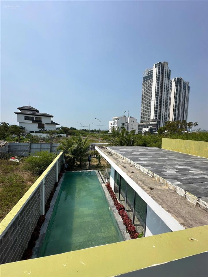 Bán biệt thự gần bến du thuyền có hồ bơi ngang 10 m diện tích 331,7 m đường 13 m giá 19 tỷ 4