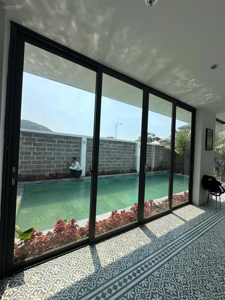 Bán biệt thự gần bến du thuyền có hồ bơi ngang 10 m diện tích 331,7 m đường 13 m giá 19 tỷ 4