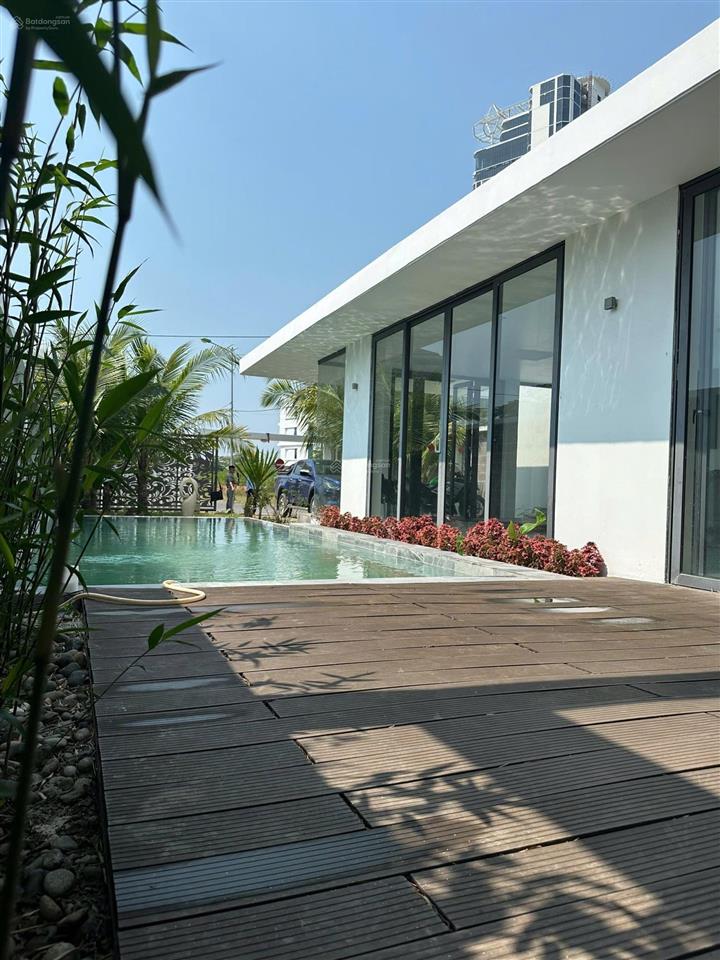 Bán biệt thự gần bến du thuyền có hồ bơi ngang 10 m diện tích 331,7 m đường 13 m giá 19 tỷ 4