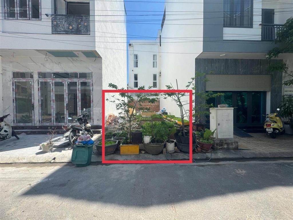 Bán đất khu acc quân đội vĩnh hòa, ngang 5 m dài 12 m, đường 11 m, cách biển 300 m, giá 5,5 tỷ
