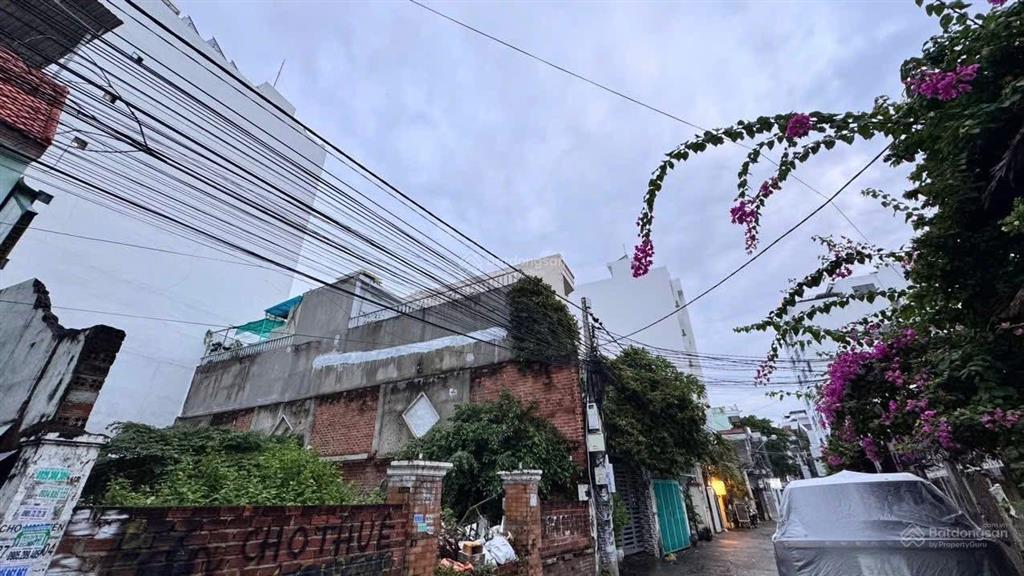 Bán lô đất đường sao biển gần bãi tắm hòn chồng phù hợp xây căn hộ, khách sạn ngang 9,84 m nở hậu