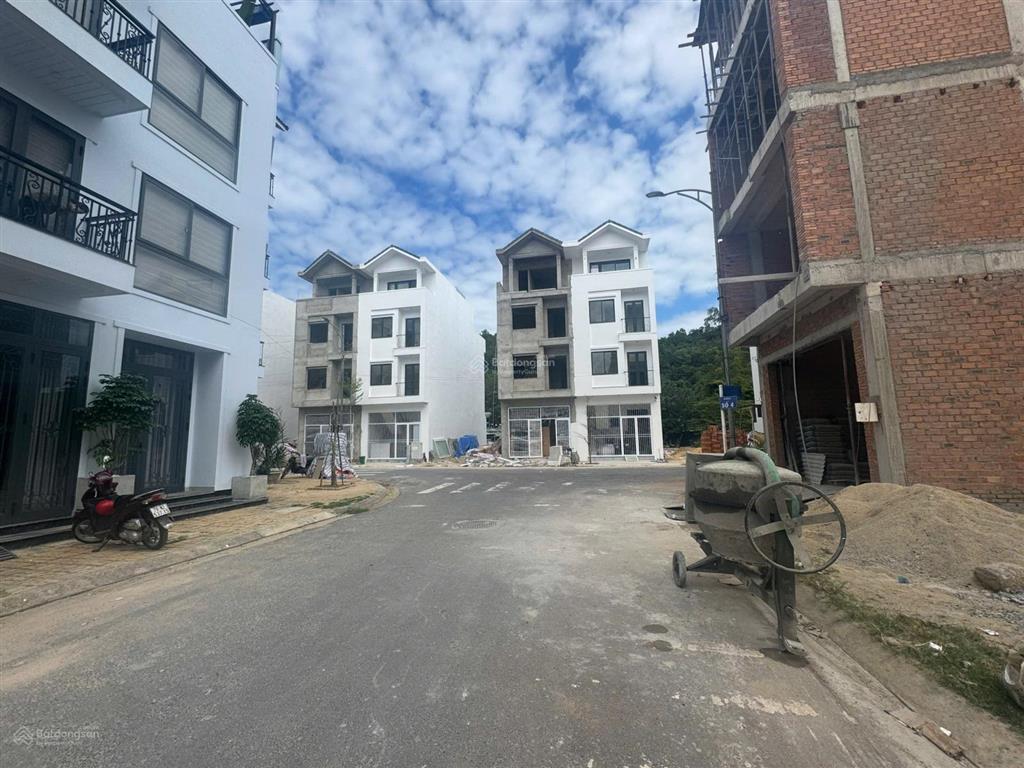 Cơ hội hiếm sót lại 1 lô đất khu acc hướng đông , 60 m giá 6 tỷ 120 tr cách biển 300 m