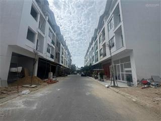 Bán lô đất sót lại duy nhất hướng đông 60 m ngang 5 m cách biển 300 m giá 6 tỷ 120 tr
