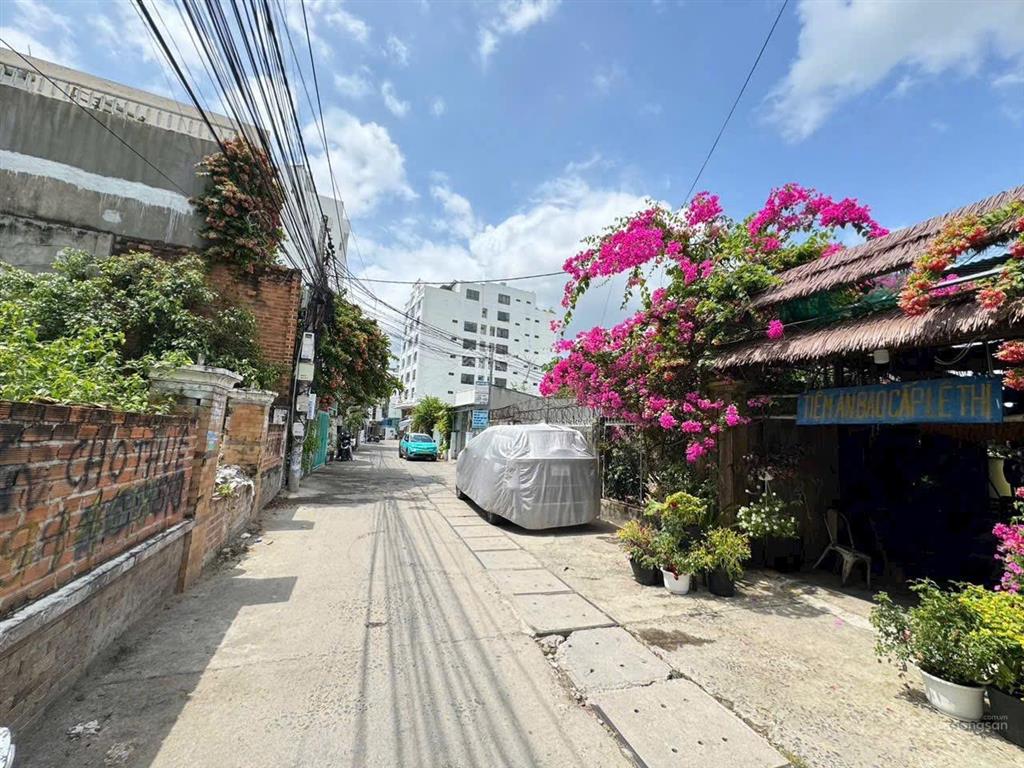 Bán lô góc 2 mặt tiền đường sao biển cách biển 200m 285,9 m2, ngang 8 m giá 75 tr/m2