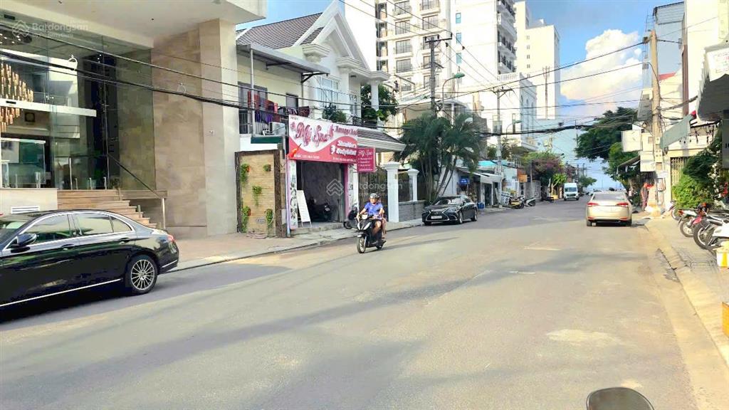 Bán đất mặt tiền bắc sơn phường vĩnh hải diện tích 659,6 m ngang 15 m cách biển 300 m giá 130 tr /