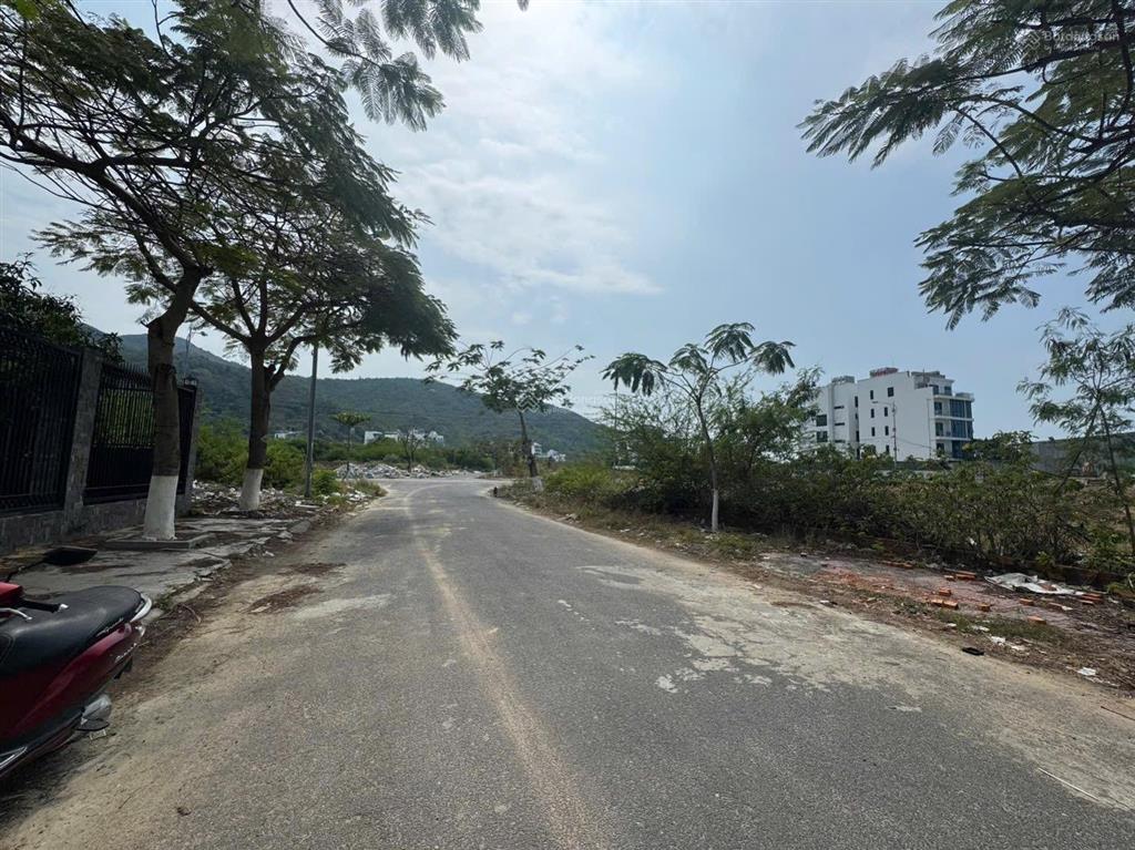 Bán nhanh cả 3 lô đất mặt tiền huỳnh văn nghệ khu đô thị mới vĩnh hòa 832,9m2 giá 48 tr/m2 ngang 30
