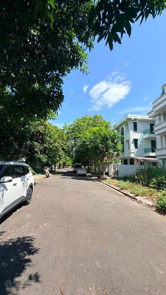 Gia đình đi nước ngoài bán 2 lô liền kề khu đô thị biển an viên 528m2 đã có 19 phòng xây thô 45 tỷ