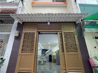 Nhà đẹp còn sót lại giá tốt  hẻm xe tải  3 tầng