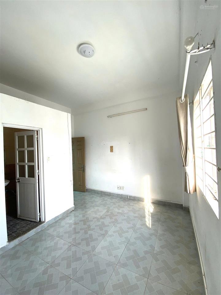Cho thuê phòng 20m2 có cửa sổ trời thoáng, ngay sát lotte, himlam ở lê văn lương, q7