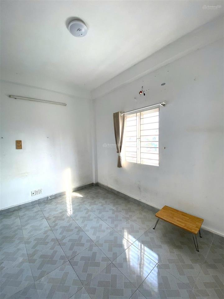 Cho thuê phòng 20m2 có cửa sổ trời thoáng, ngay sát lotte, himlam ở lê văn lương, q7