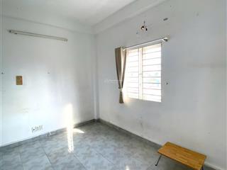 Cho thuê phòng 20m2 có cửa sổ trời thoáng, ngay sát lotte, himlam ở lê văn lương, q7