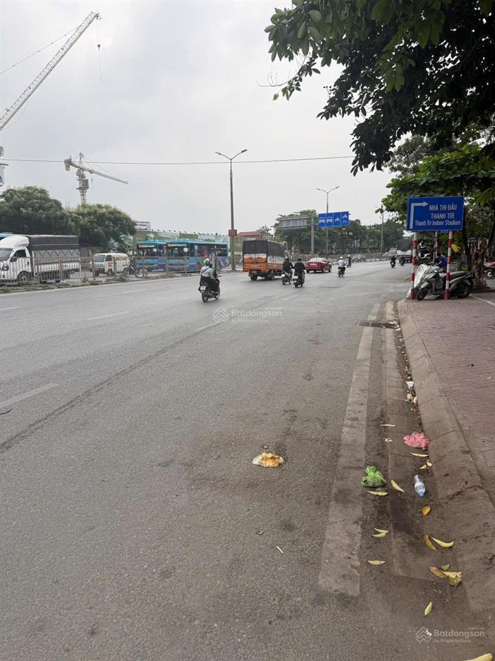 Nhà 2,5 tầng mặt ql1a văn điển thanh trì 128m2 mt 3,8m kinh doanh tốt giá 136.71tr/m2