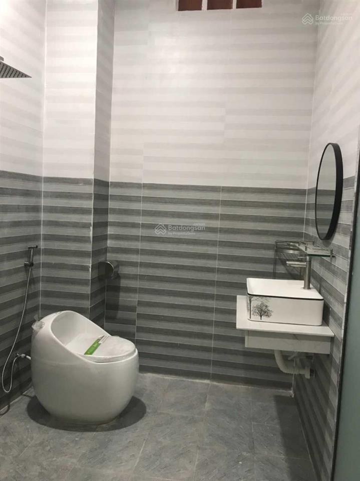 Bán nhà gác lửng mới xây do nhu cầu chuyển công việc