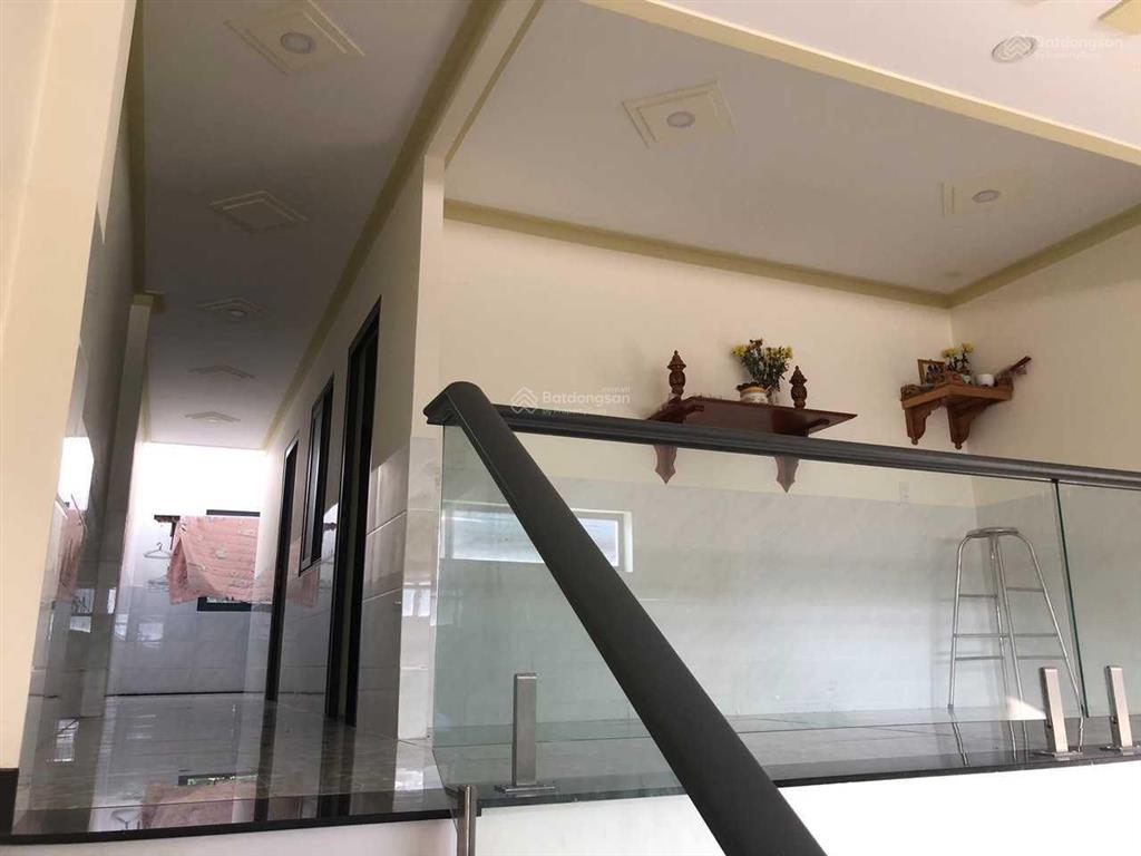 Bán nhà gác lửng mới xây do nhu cầu chuyển công việc