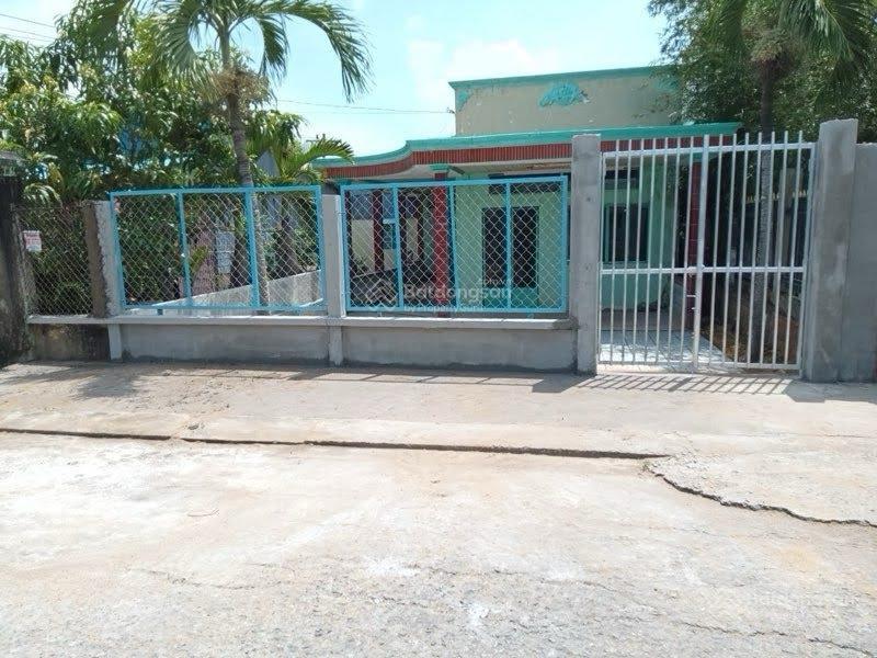 Bán nhà cấp 4 mt khu dân cư an phước .
tổng diện tích  117,15 m . diện tích xay dung 108,2 m