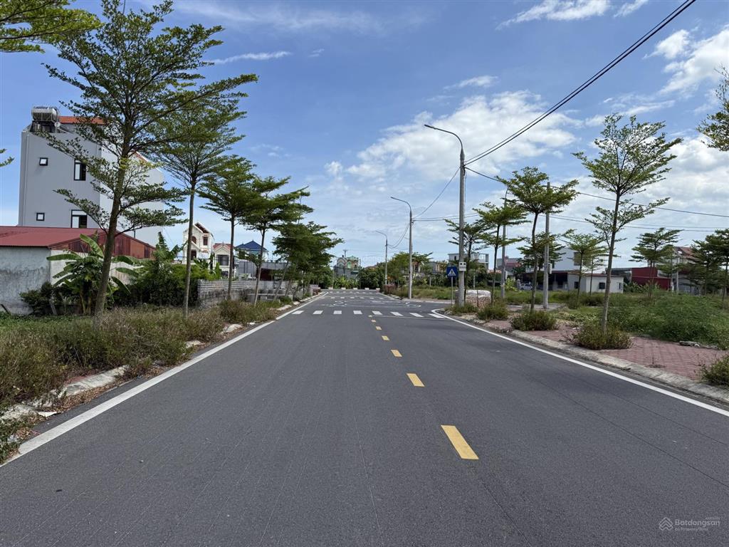 Cần bán gấp đất 100m2 full cư, 750 triệu thị trấn biển quất lâm, miễn trung gian