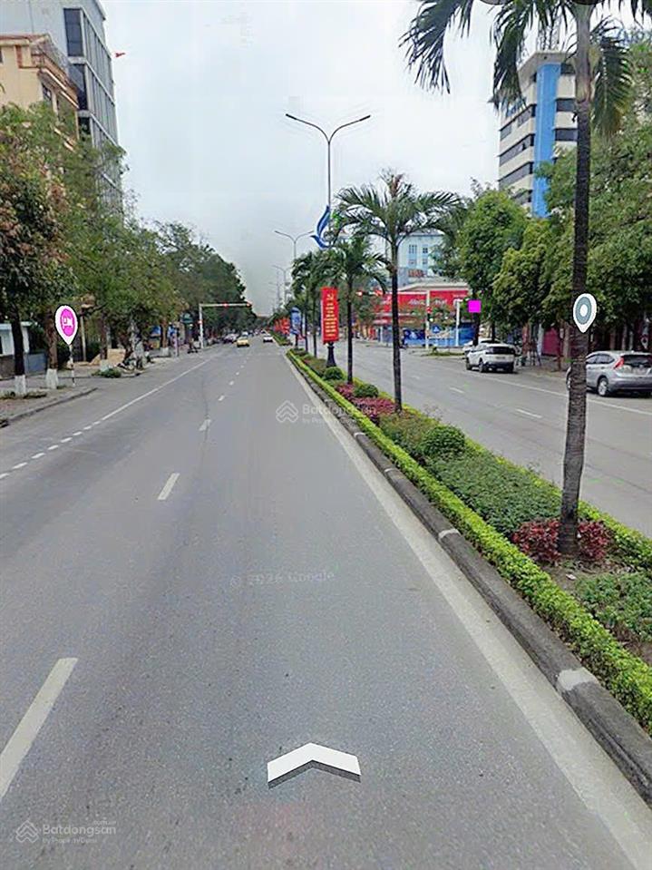 Bán nhà 3 tầng mặt phố lý thường kiệt  trung tâm đồng hới, dt 136m ngang 6,8m