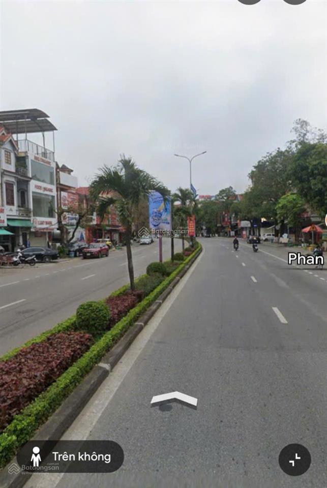 Bán nhà 3 tầng mặt phố lý thường kiệt  trung tâm đồng hới, dt 136m ngang 6,8m