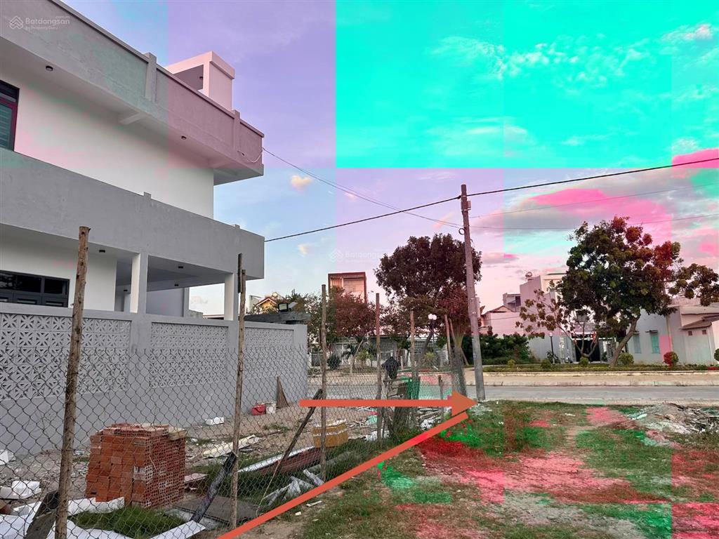 Đất đối diện công viên  cách biển 7km 134,68m2  2,4 tỷ