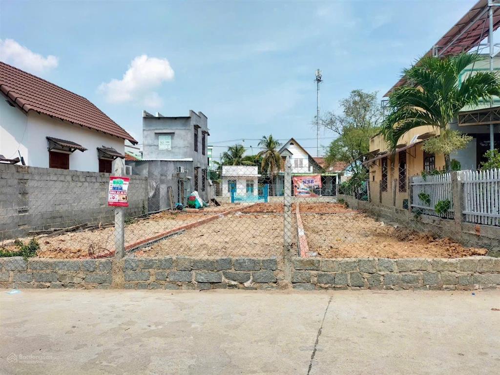 Đất thổ gần ga tàu & sân bay  63m²  640 triệu!