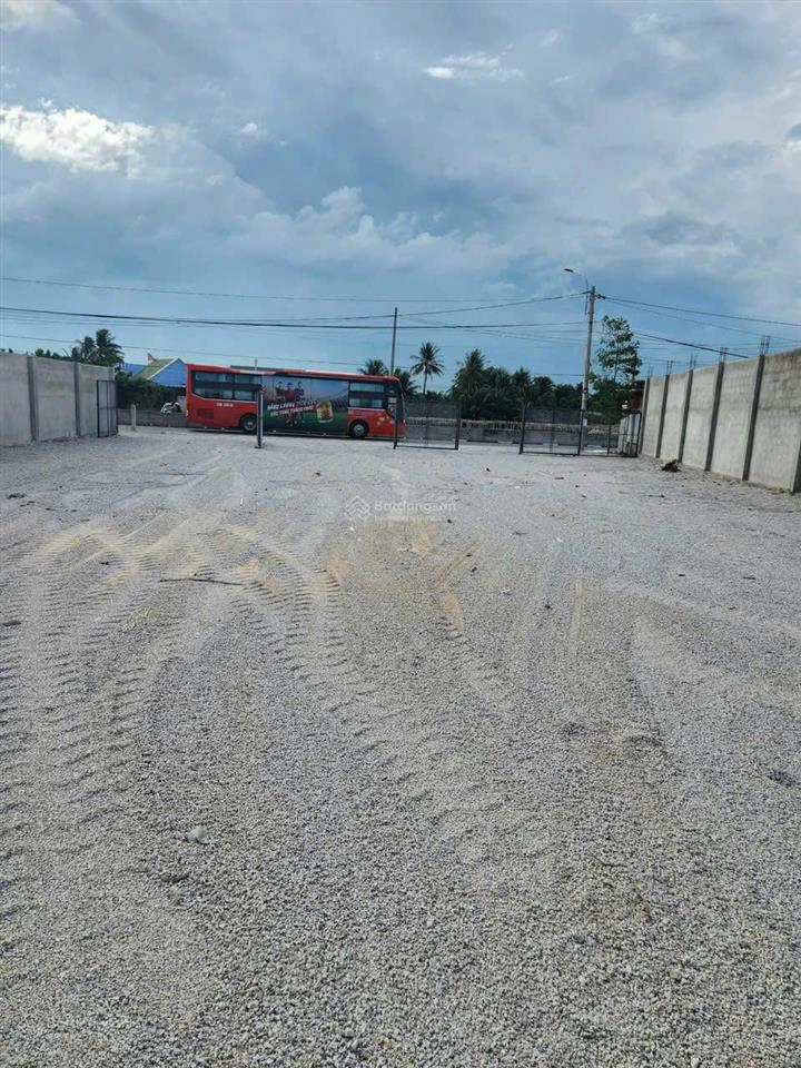 Đất mặt tiền ql1a  1080m2  2 mặt tiền ngang 21,5m  16 tỷ