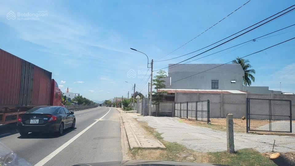 Đất mặt tiền ql1a  1080m2  2 mặt tiền ngang 21,5m  16 tỷ