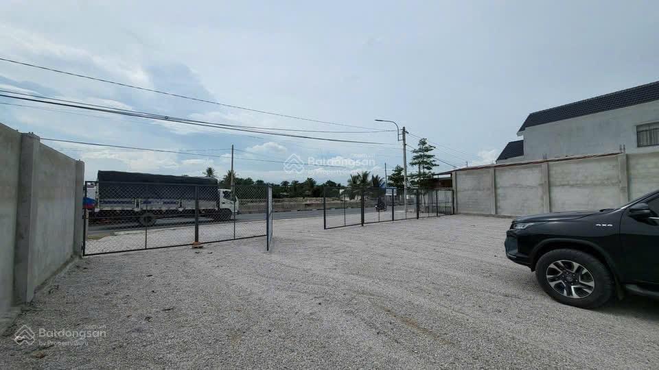 Đất mặt tiền ql1a  1080m2  2 mặt tiền ngang 21,5m  16 tỷ