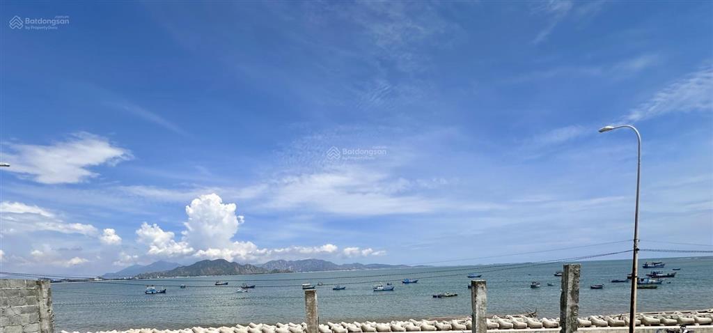 Đất thổ mặt biển đô thị 394m2  đường rộng 21m  ngang 11m nở hậu 15m  19 tỷ