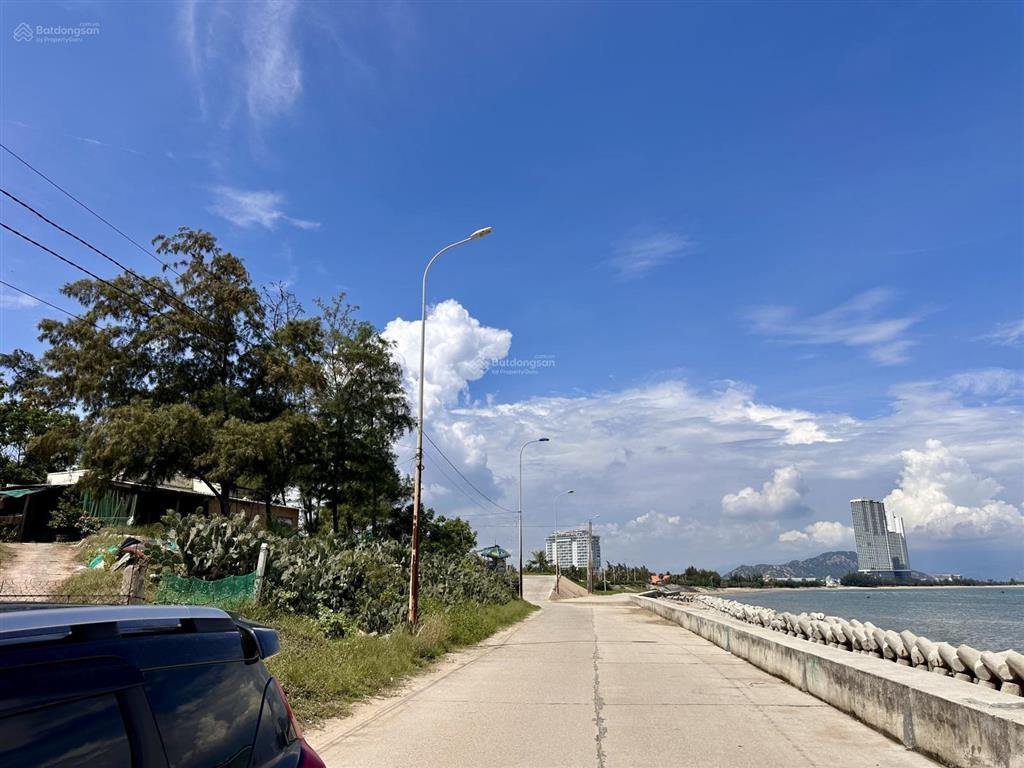 Đất thổ mặt biển đô thị 394m2  đường rộng 21m  ngang 11m nở hậu 15m  19 tỷ