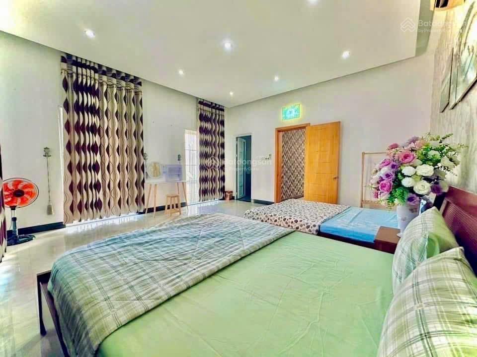 Cho thuê nhà 2 mặt tiền sát biển full nội thất chỉ 15 triệu/tháng
