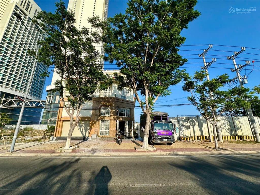Cho thuê nhà 2 mặt tiền sát biển full nội thất chỉ 15 triệu/tháng