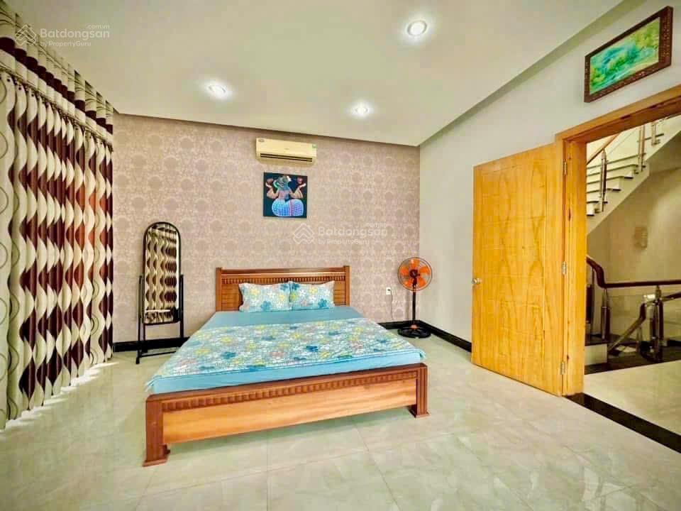 Cho thuê nhà 2 mặt tiền sát biển full nội thất chỉ 15 triệu/tháng