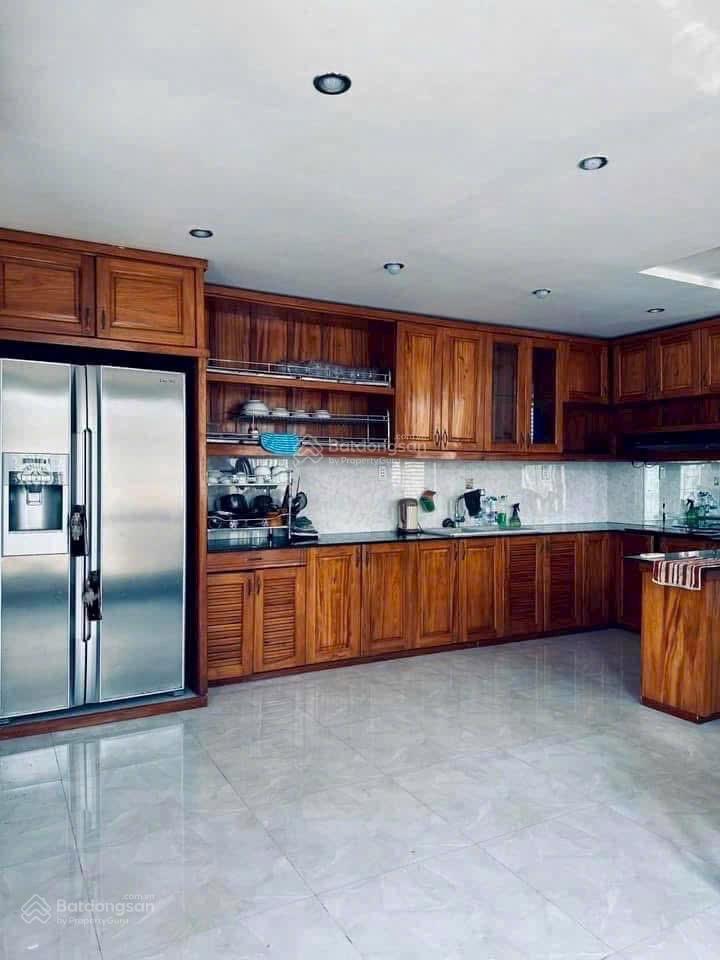 Cho thuê nhà 2 mặt tiền sát biển full nội thất chỉ 15 triệu/tháng