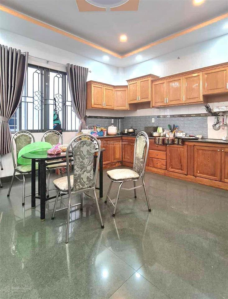 Bán gấp nhà mt sát chợ linh trung  7pn  thu 35tr/th  giảm mạnh, chỉ còn 11.8 tỷ