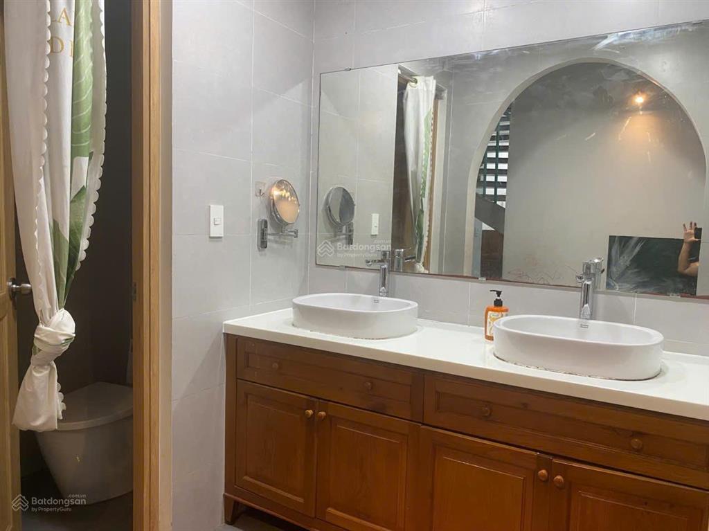 Biệt thự sân vườn 250m2 cho thuê tại ngay gần công ty phần mềm quang trung, gò vấp