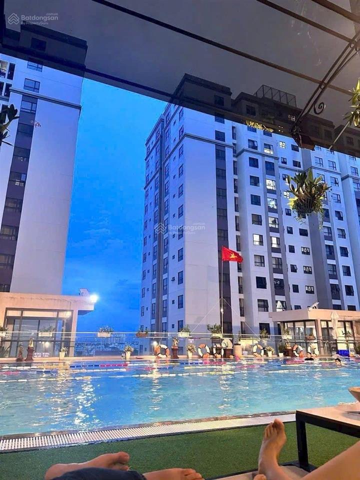 Chính chủ bán căn green river q8 căn góc 80 tầng 18 view hồ bơi siêu đẹp nhà mới 100%