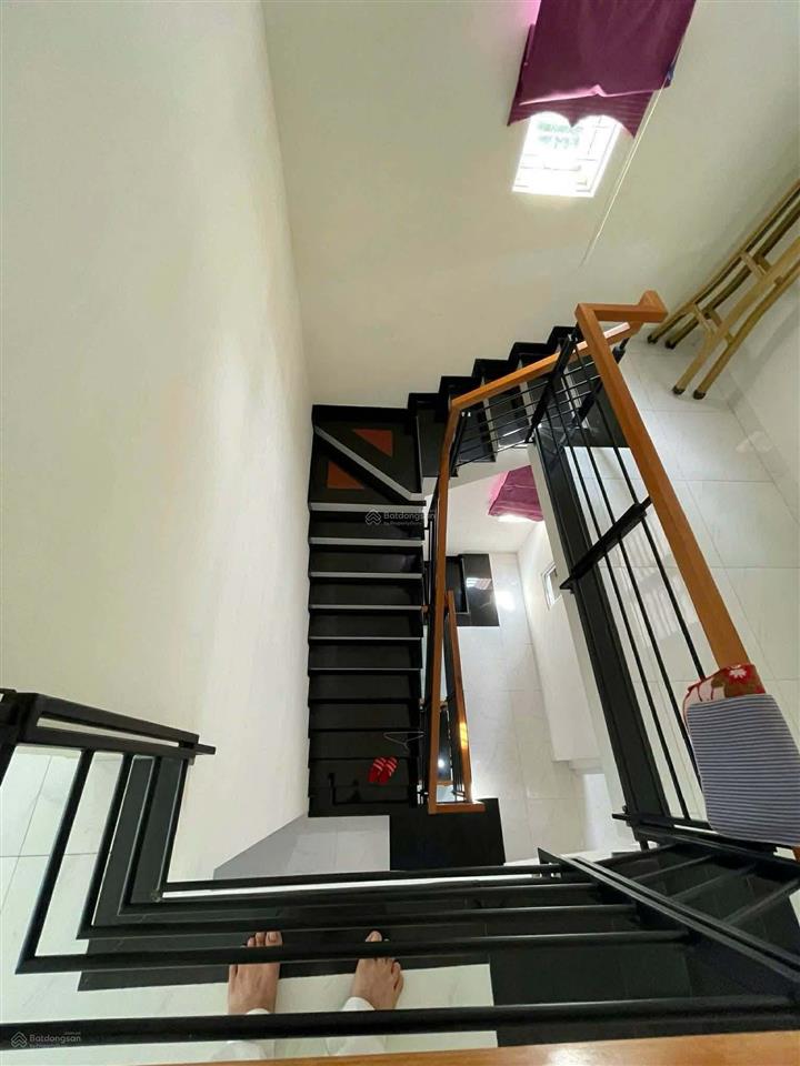 Bán nhà 3 tầng mt 5m gần biển mân thái  dt 85m ngang 5m  7tỷ 6