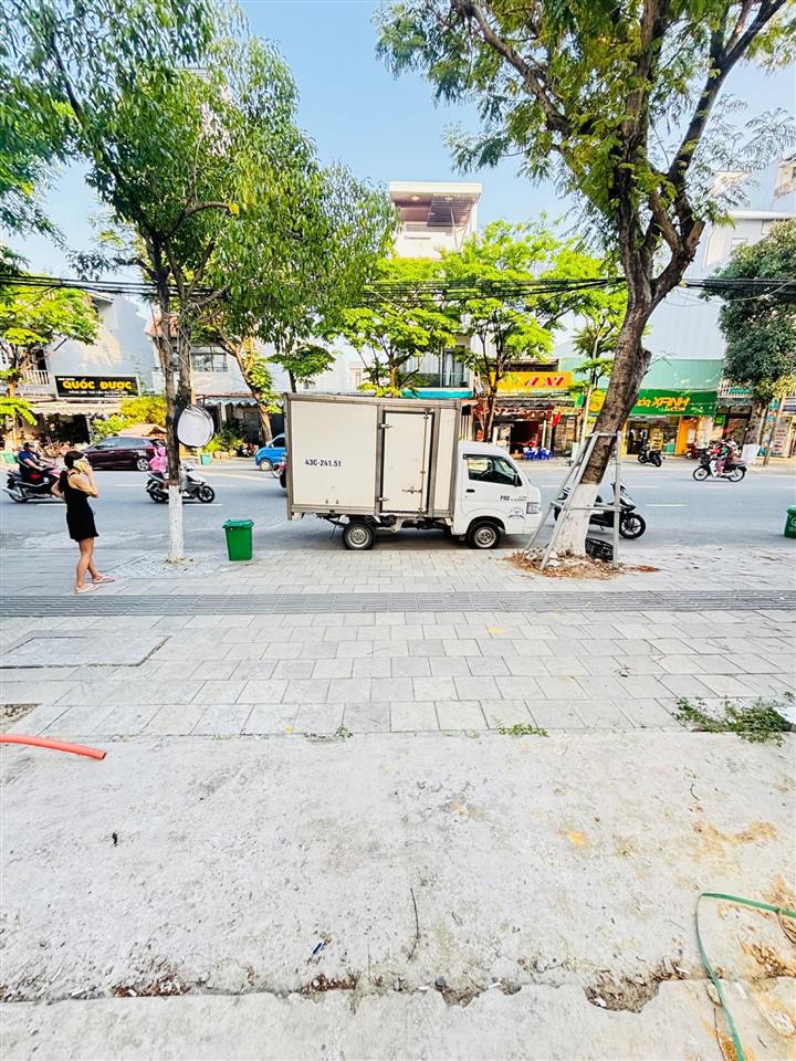 Bán lô đất mt 15m nguyễn thị định  dt 115m  15tỷ khu sầm uất