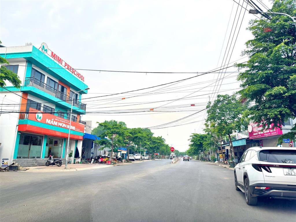 Siêu phẩm 270m mặt đường tỉnh lộ 420. mặt tiền 8m. xây tòa nhà văn phòng siêu đẹp