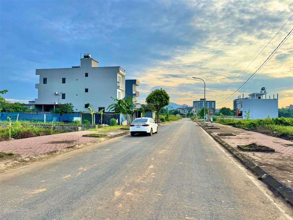 Bán 147.9m2 đất tái định cư hoà lạc  view công viên siêu thoáng đẹp
