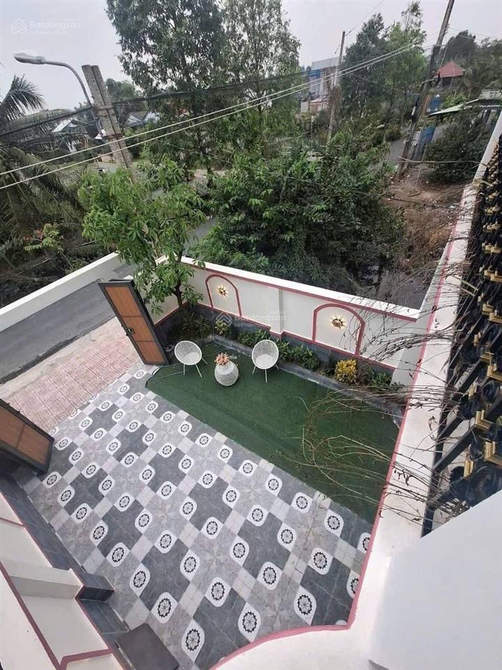 Ngộp ngân hàng bán gấp nhà phố sân vườn sổ hồng riêng gần chợ bình chánh đang cho thuê 11tr/tháng