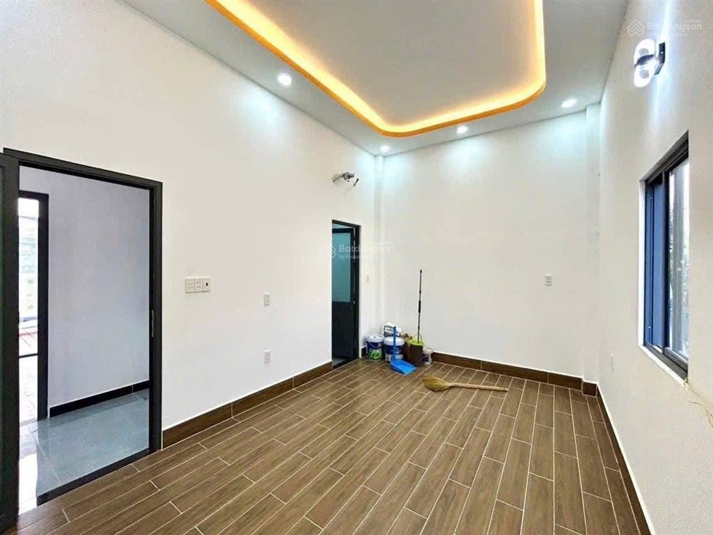 Cần bán gấp nhà vườn nghỉ dưỡng ngay đường đinh đức thiện. giá 935triệu