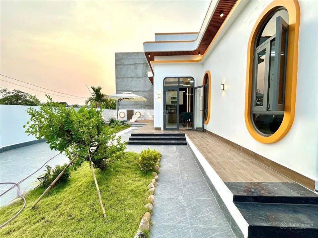 Cần bán gấp nhà vườn nghỉ dưỡng ngay đường đinh đức thiện. giá 935triệu