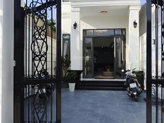 Cần bán gấp căn nhà 1 / đường trịnh như khuê ngay chợ bình chánh, 1 trệt 1 lầu 3pn 3wc