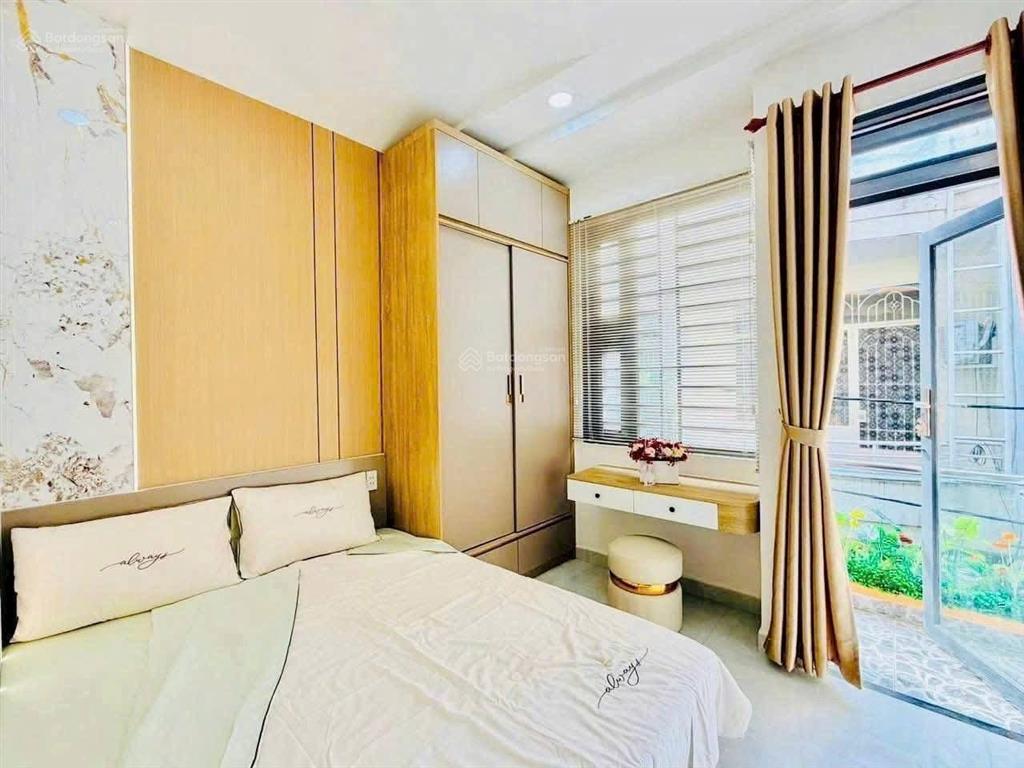 Cần bán căn nhà nhỏ xinh trên đ. trịnh quang nghị  ngay trường đh kinh tế tphcm