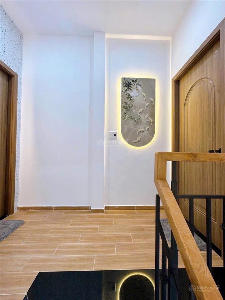 Cần thanh lí gấp căn nhà kế bên trường tiểu học nguyễn công trứ q8, dt 40,5m2
