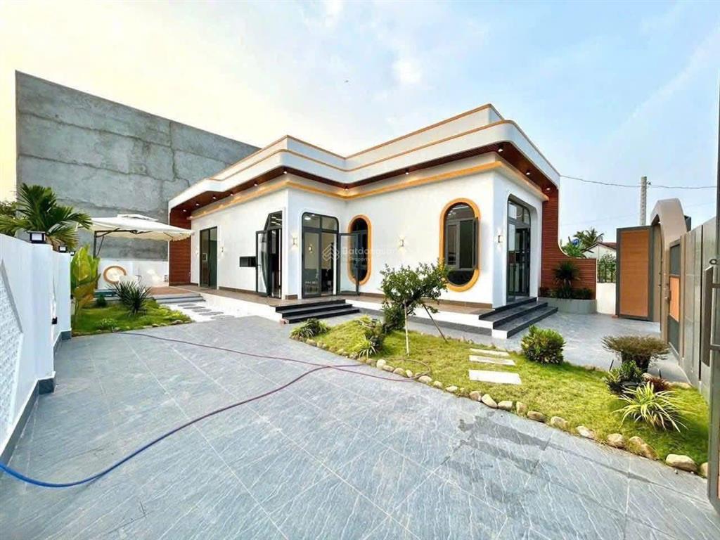Cần bán gấp nhà vườn nghỉ dưỡng ngay chợ phú lạc cách đường song hành ql50 500m